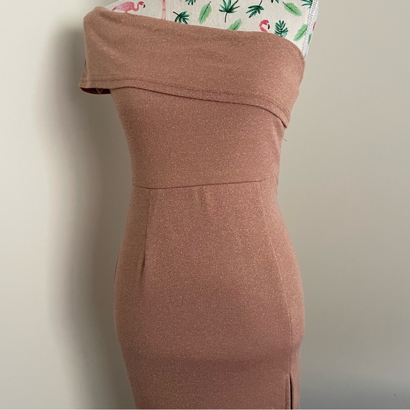 HOST PICK⭐️SNDYS NWOT ✨ Rose Gold Bodycon Dress - Picture 4 of 7
